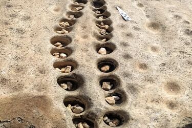 В Кении нашли высеченные в скале игровые доски в возрасте 5000 лет