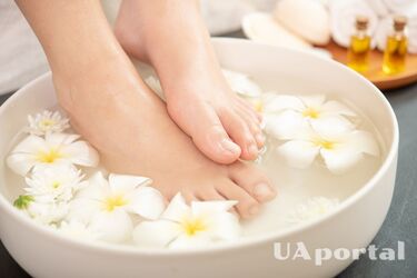 Soothe and refresh tired feet