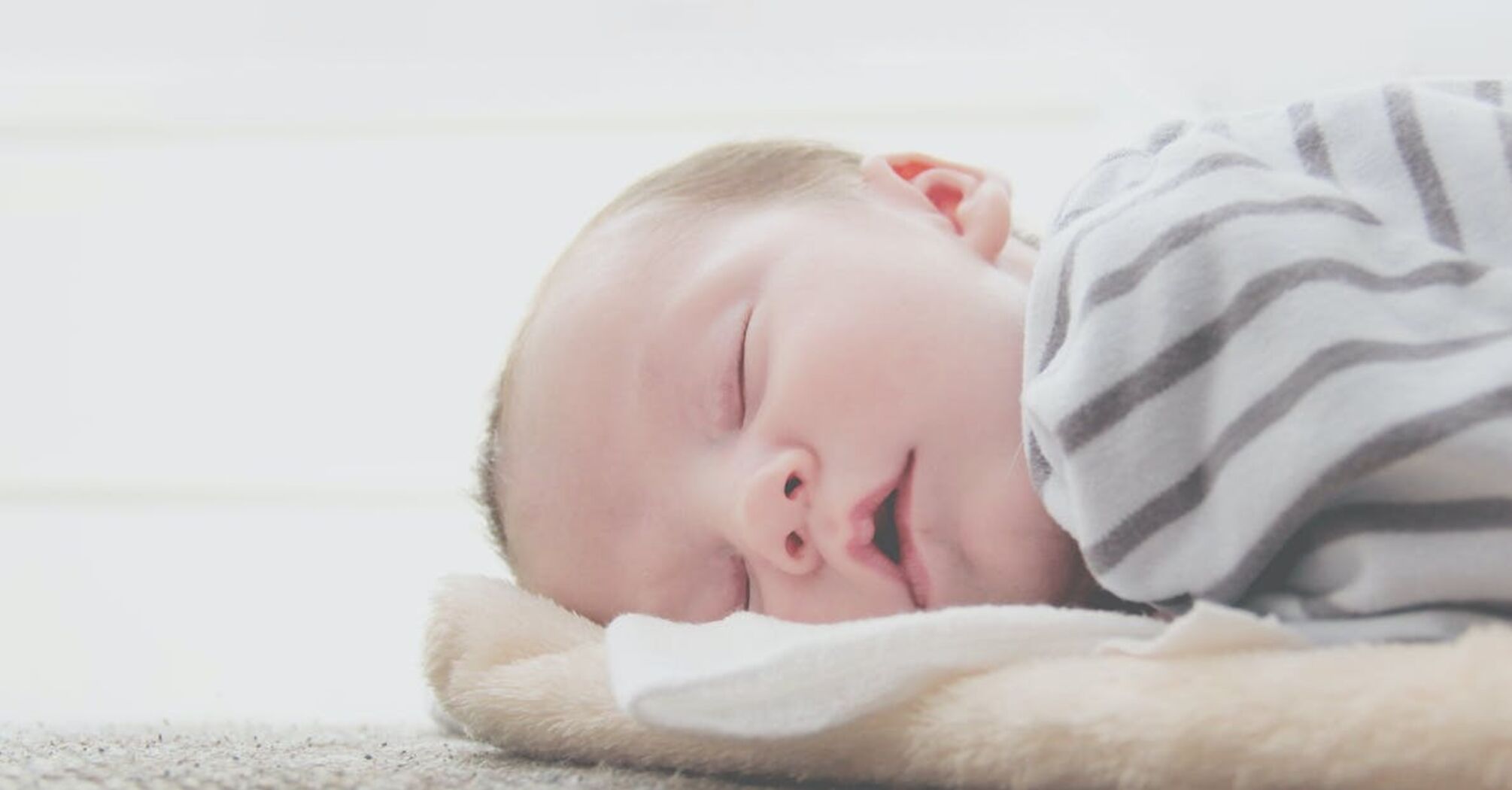 Будете спати як немовля: як приготувати 'золоте молоко' для спокійного відпочинку