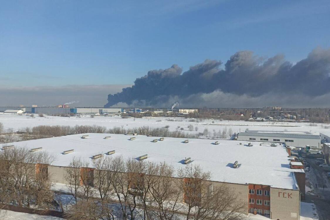 Все в чорному диму: в москві сталася величезна пожежа. Відео з місця
