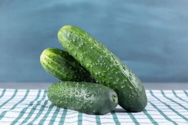How to keep cucumbers crisp: a useful life hack