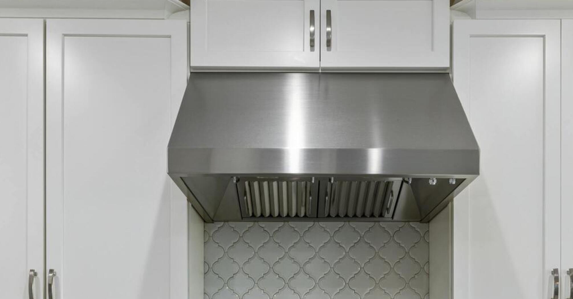 Как легко очистить решетки кухонной вытяжки: полезные советы