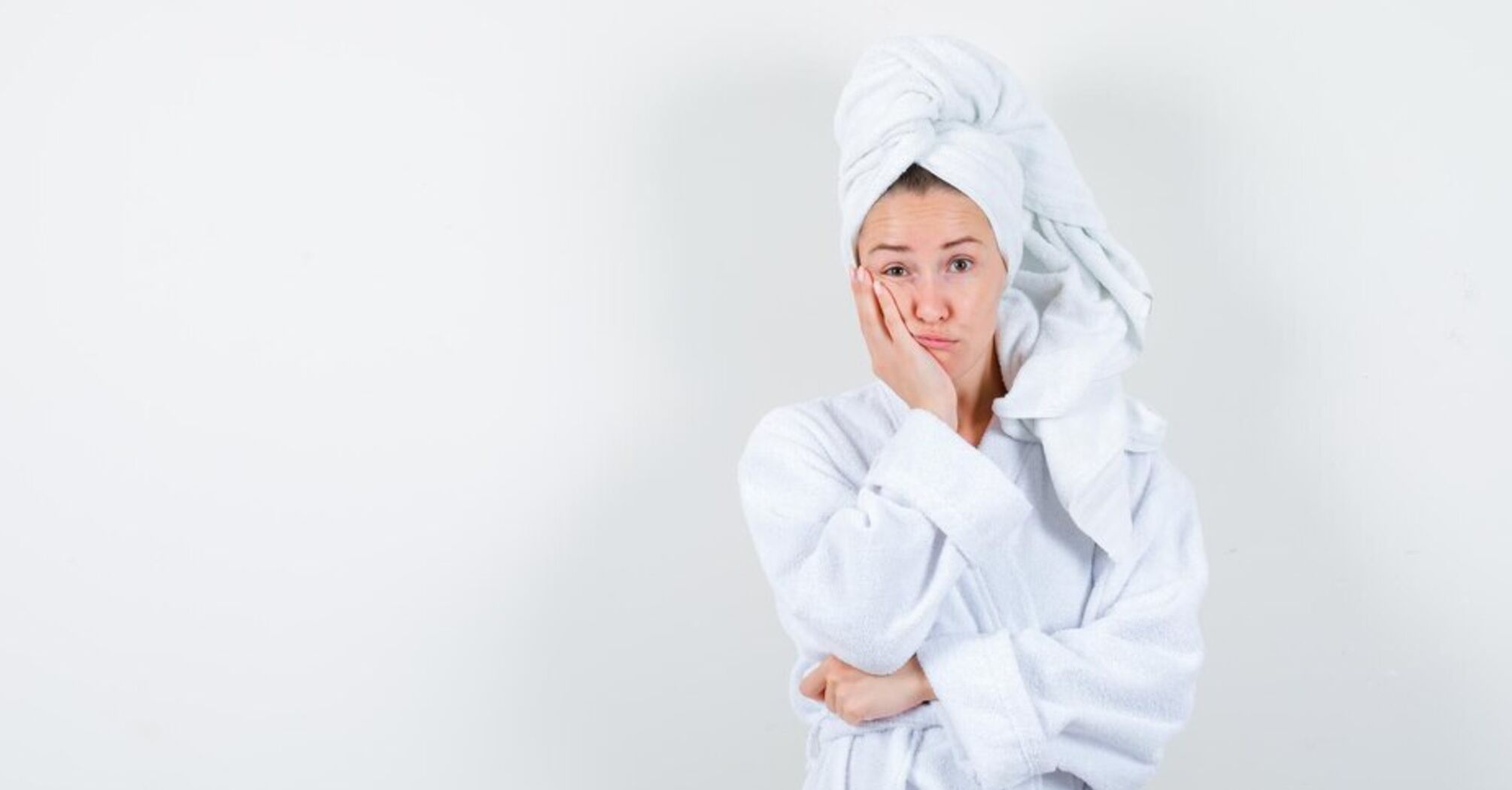 Можно ли ложиться спать с мокрой головой: потенциальные последствия, о которых следует знать