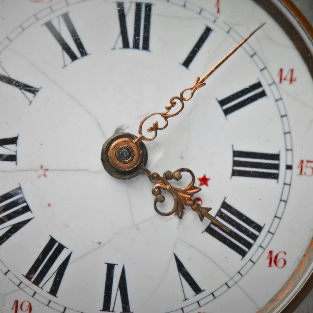 The mystery of the moment: what identical numbers on a watch hide