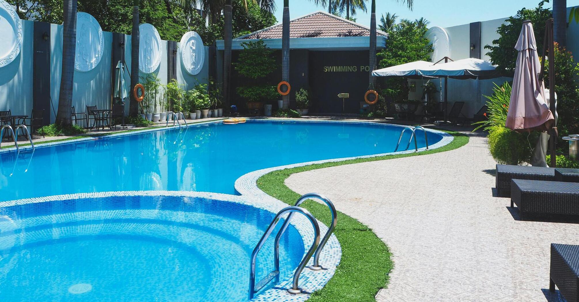 Pros and cons of ultraviolet pool cleaning: what you should know before installing the system