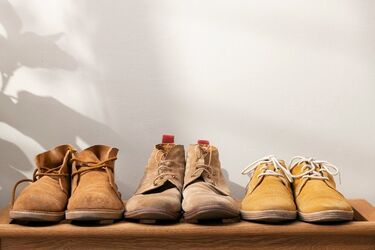 Секрети весняного догляду: як зберегти замшеве взуття в ідеальному стані