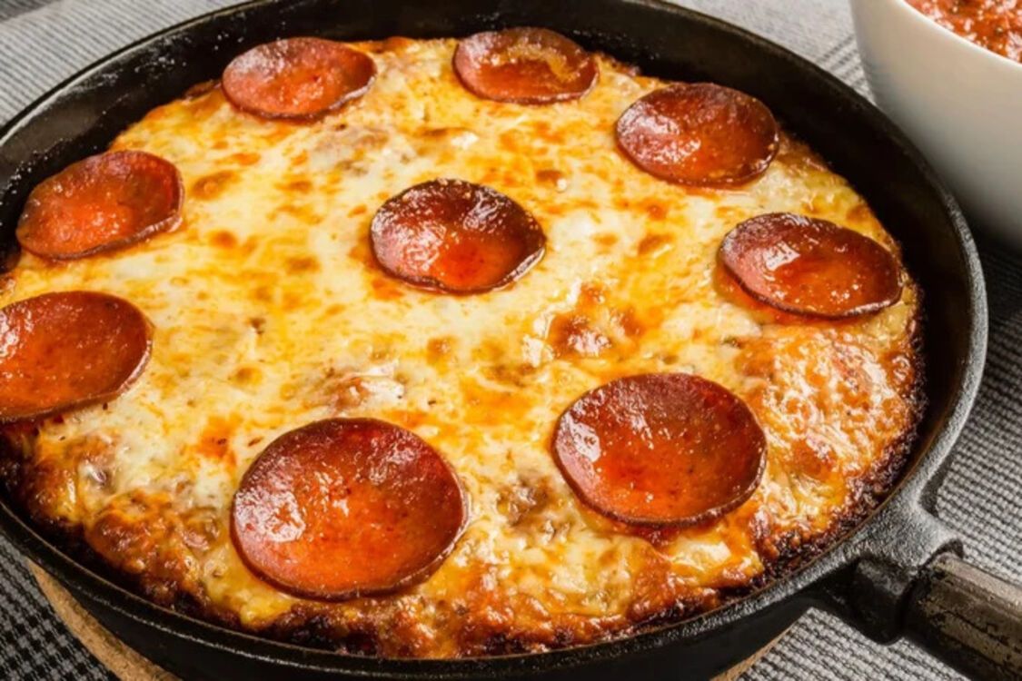 Для тих, хто не любить возитися з тістом: швидкий рецепт піци з картоплі на пательні