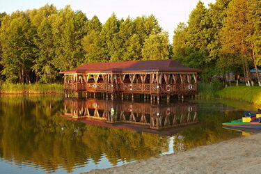 Базы отдыха на озерах, реках и водохранилищах в Украине. Весенние направления для бюджетной и роскошной перезагрузки