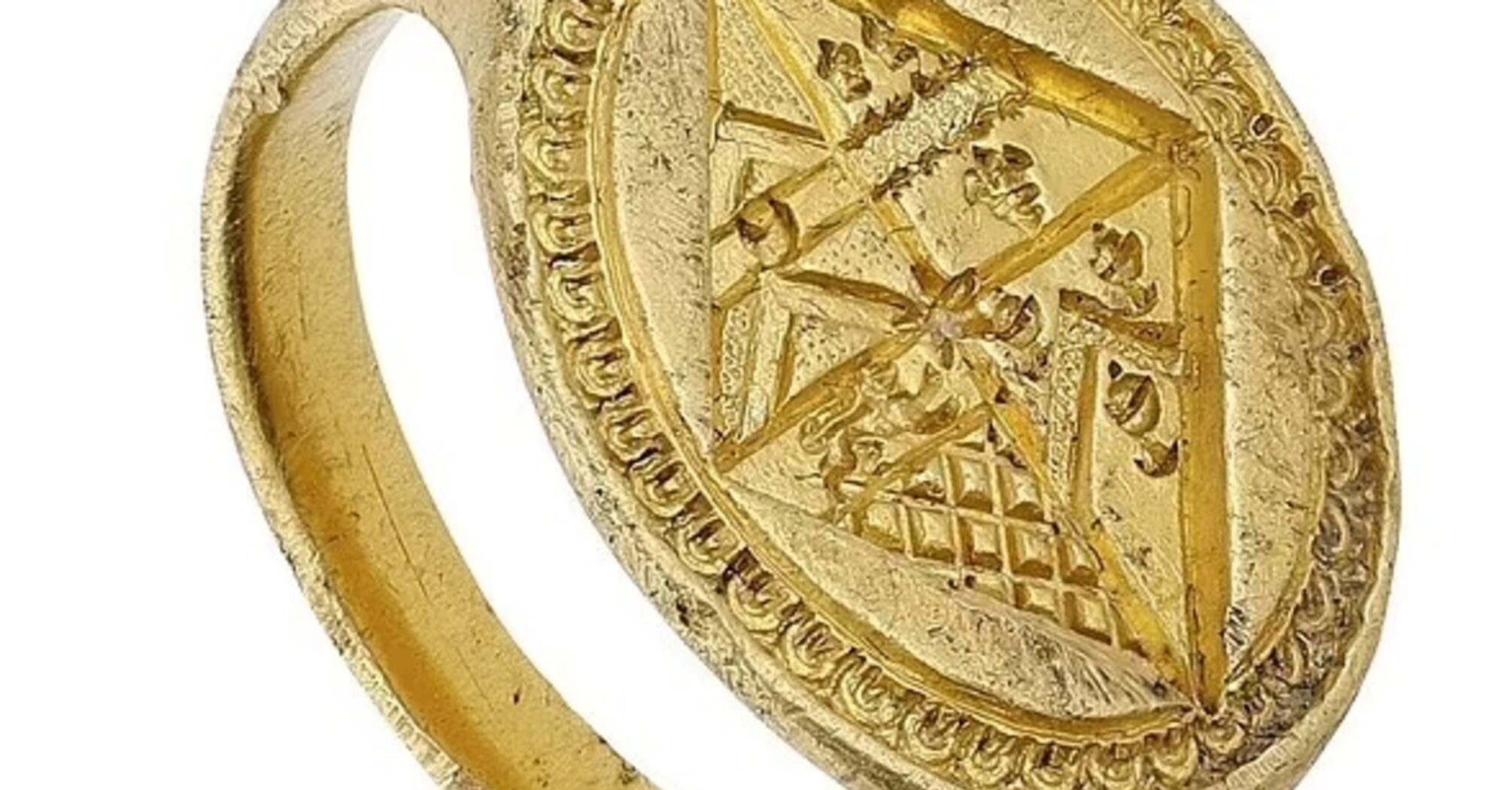 Extraordinary rare 17th century ring found in England (photo)