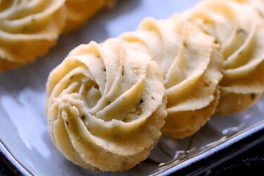 Неочікувано смачно: цибульне печиво, яке стане вашим улюбленим домашнім снеком