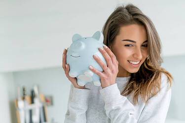 Gdzie nie trzymać pieniędzy w domu: znaki ludowe i przesądy