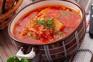 Цей рецепт буде дуже доречним у піст: як приготувати смачний борщ без м'яса