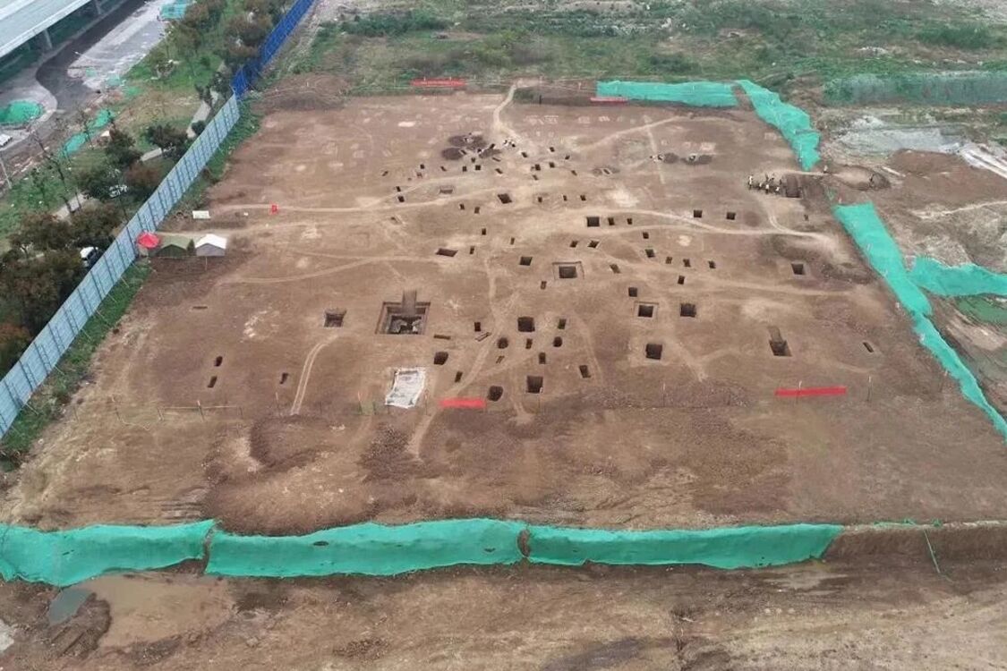 In China, archaeologists discovered 174 tombs of the Warring States period containing numerous artifacts (photo)