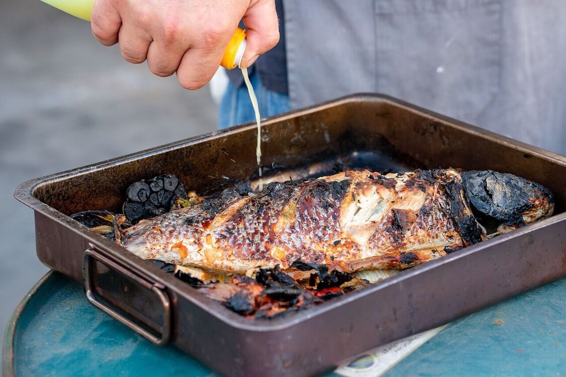 Уникайте їх, щоб не зіпсувати страву: найпоширеніші помилки при приготуванні риби