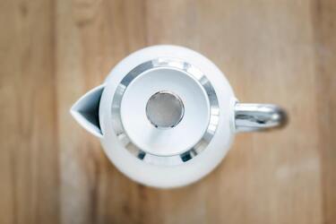 How to clean the kettle