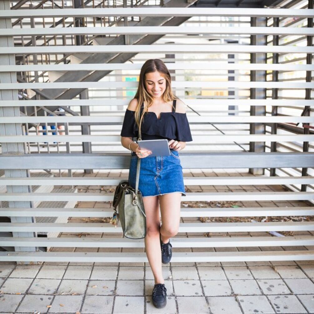 Стильний денім: названо найгарячіші тренди джинсових спідниць