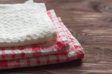 Как сделать грязные полотенца идеально белыми: 3 полезные лайфхака