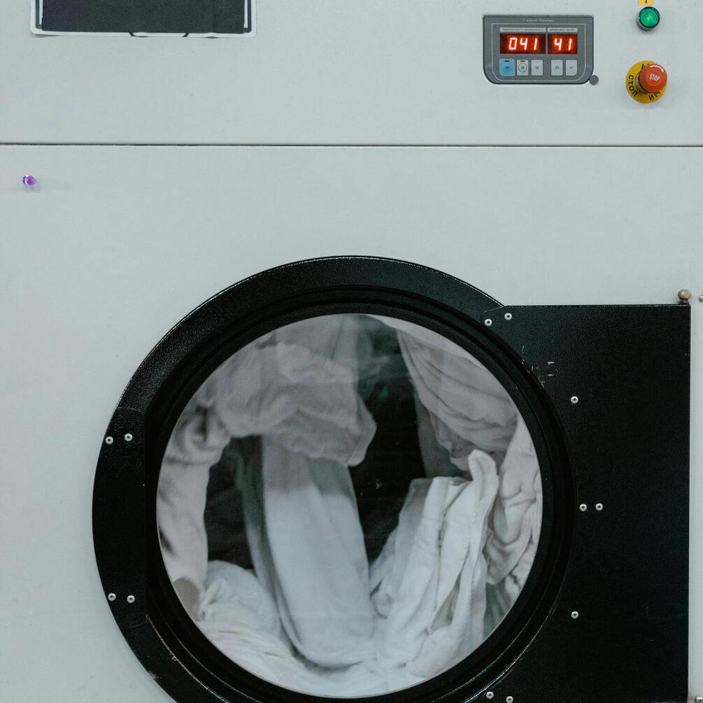 Как избавиться от неприятного запаха в стиральной машинке: три простых способа