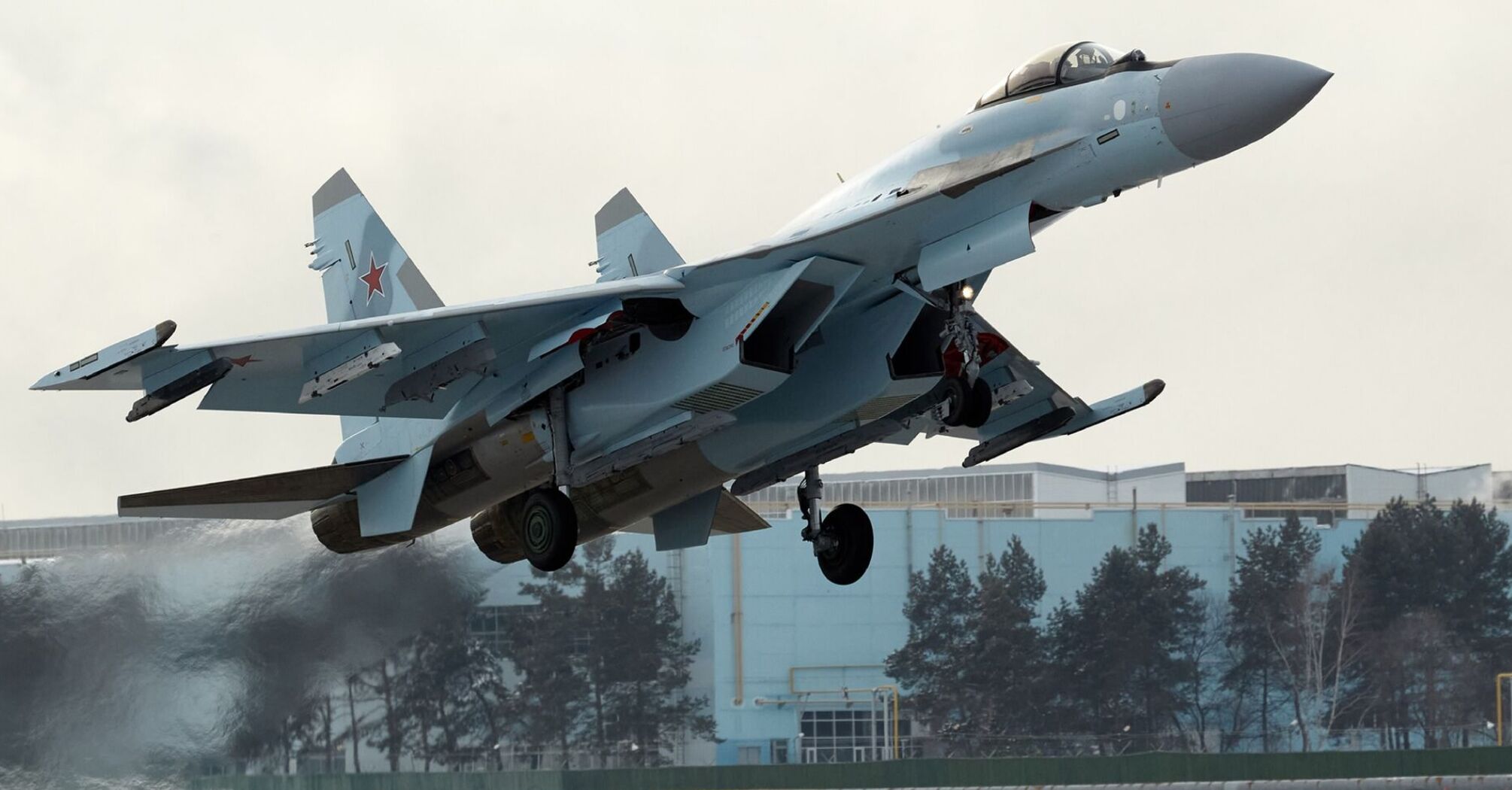 российская ПВО сбила свой военный самолет во временно оккупированном Крыму (видео)