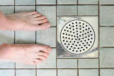 How to clean the sewer quickly and easily: 3 effective life hacks