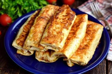 Спробуйте на сніданок: рецепт рум'яного лаваша з соковитою начинкою