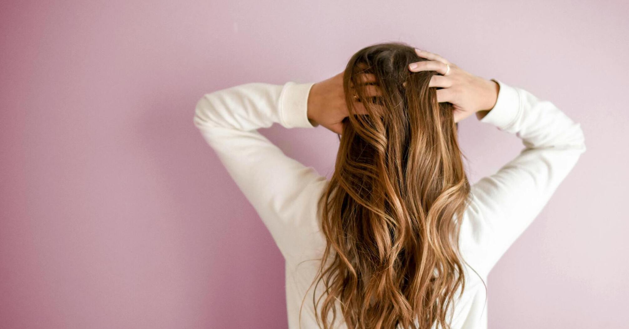 Jak nabłyszczyć włosy: skuteczne triki