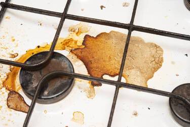 How to get rid of fat in the kitchen: 3 life hacks from experienced housewives