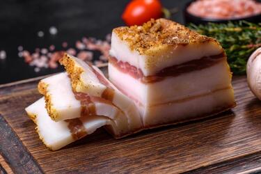 Чому варто включити сало у свій раціон і як правильно його вживати