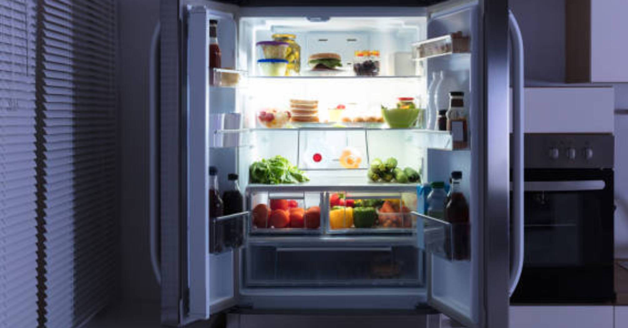 Как избавиться от грязи и неприятного запаха из холодильника: 3 простых лайфхака