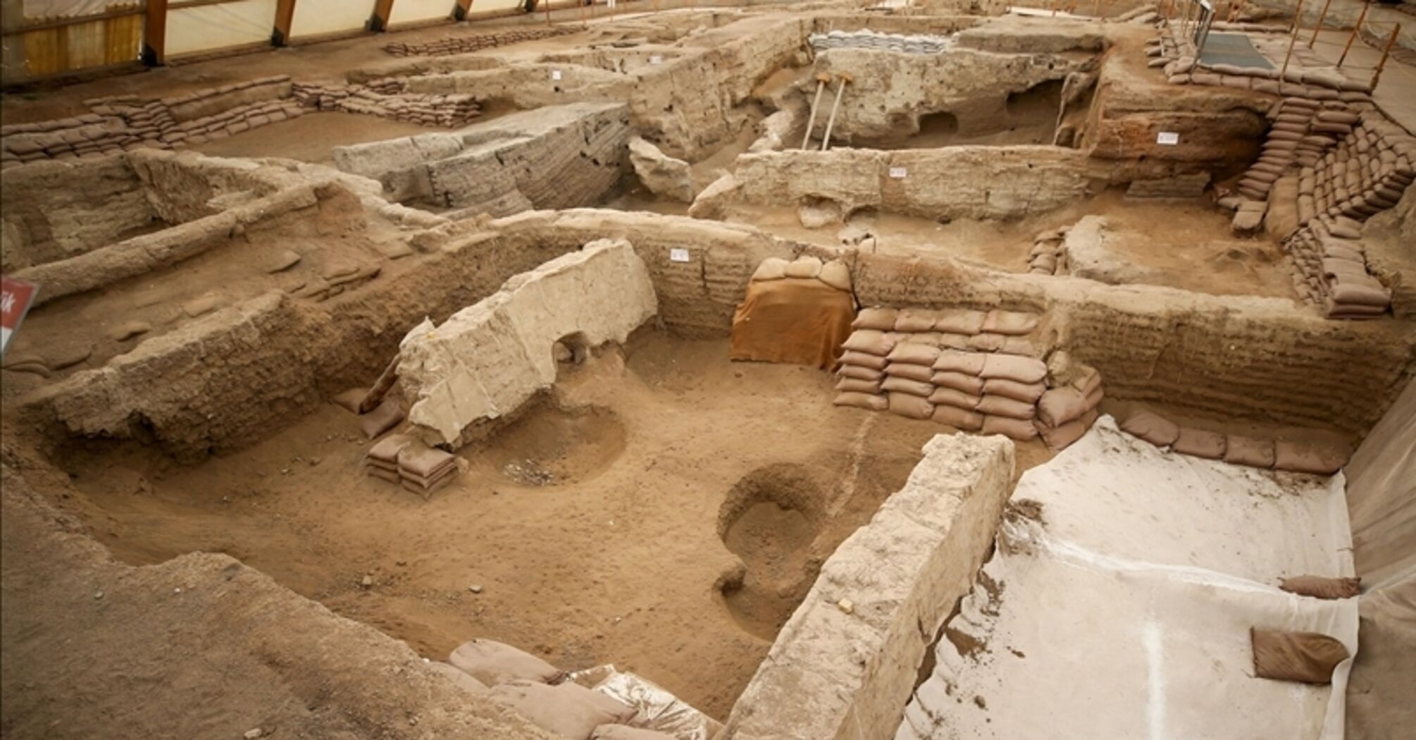 Archeolodzy w Turcji znajdują najstarszy chleb na świecie: 8600 lat (zdjęcie)