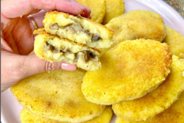 Постные картофельные зразы с грибами