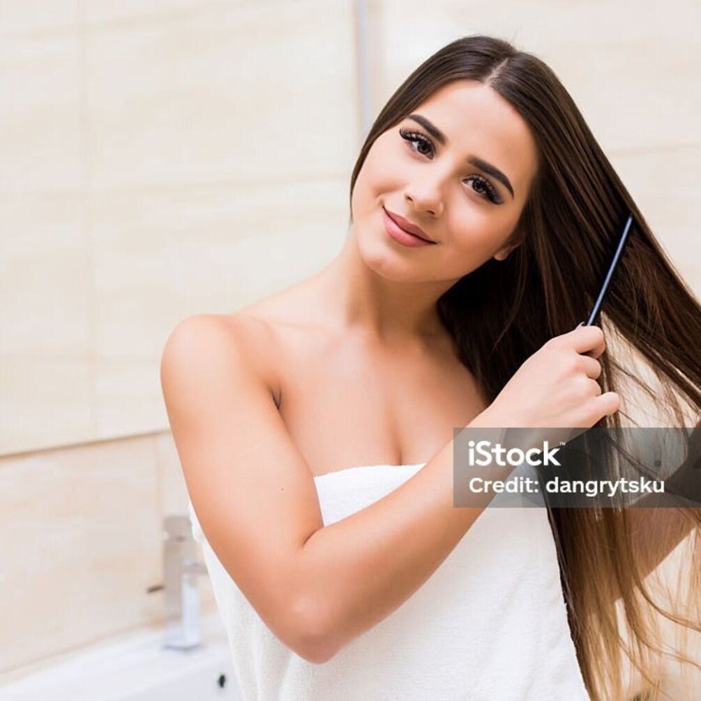 Як правильно мити волосся, аби покращити стан та запобігти пошкодженню 