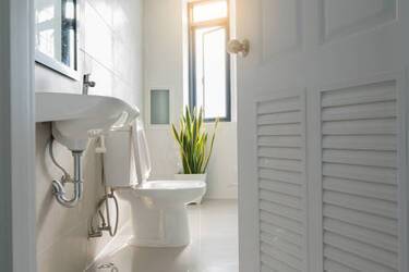 Як вивести жовті потьоки в унітазі: 3 корисних лайфхаки