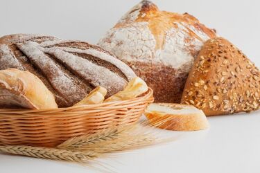 How to keep bread fresh for a long time without a freezer: an effective life hack