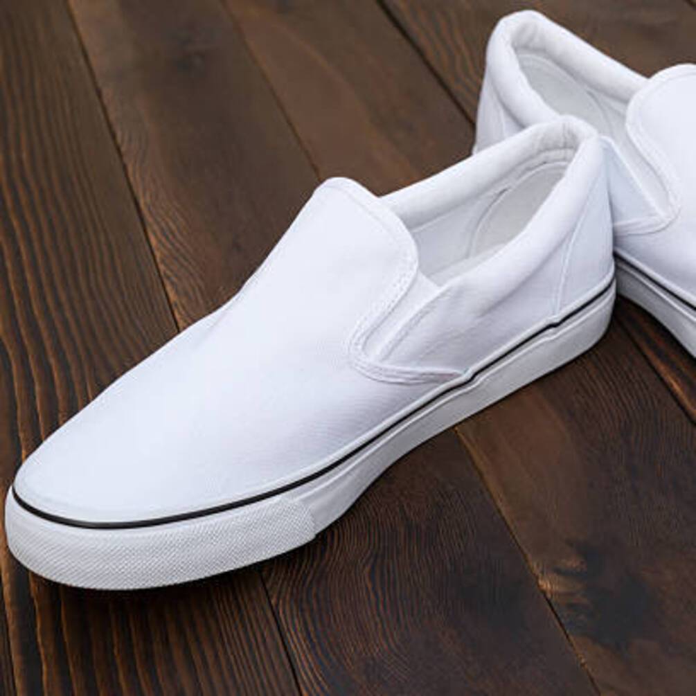 Як швидко та ефективно відчистити біле взуття: 3 практичних лайфхаки