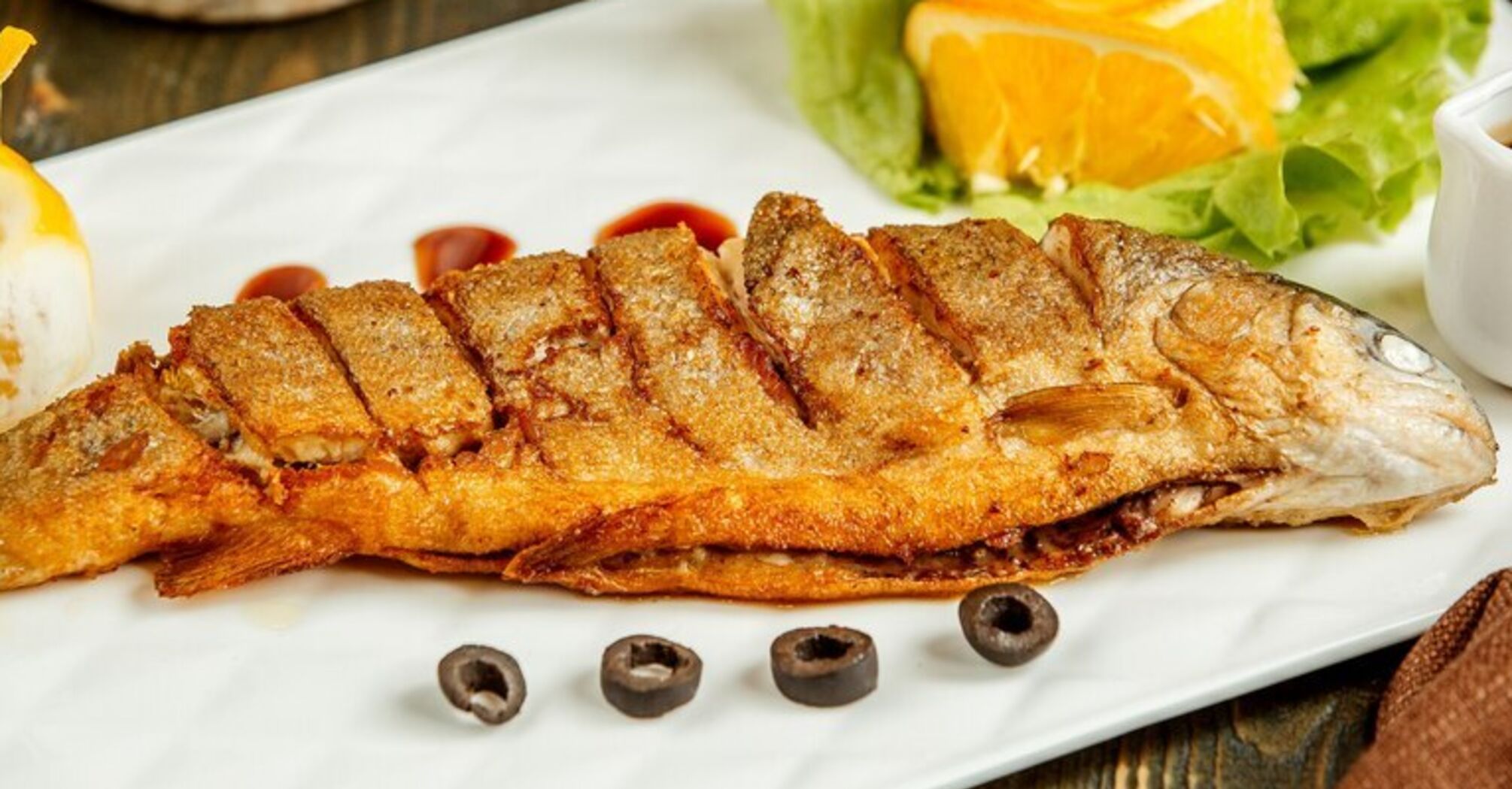Не відчуєте жодної дрібної кісточки: кулінари відкрили хитрий спосіб смаження риби