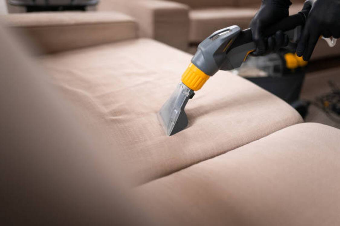 How to quickly and efficiently clean furniture upholstery: 3 simple life hacks