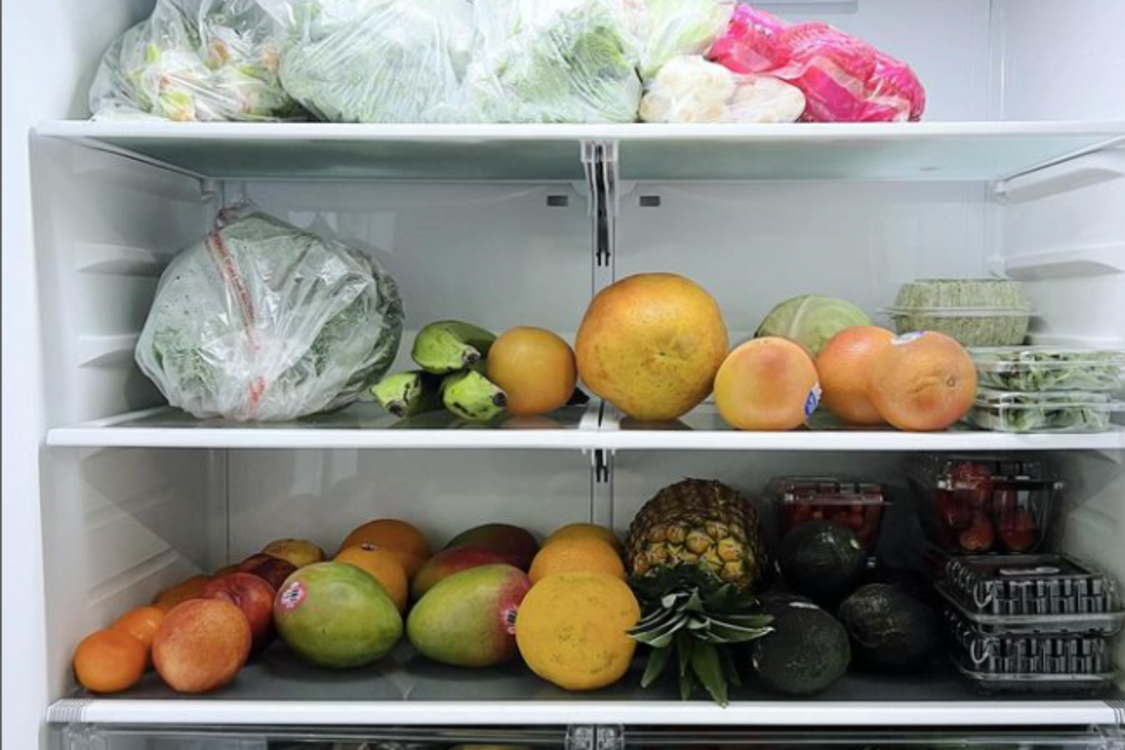 Как правильно хранить продукты в холодильнике: правила размещения на полках