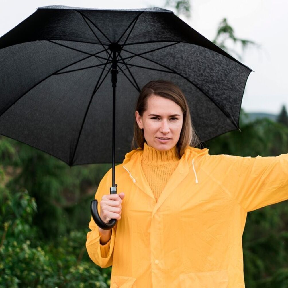 Почему, согласно народным приметам, запрещено сушить зонт в доме открытым