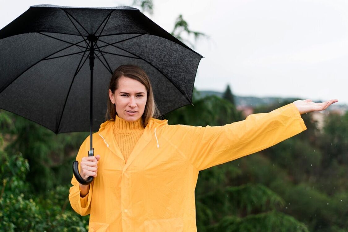Почему, согласно народным приметам, запрещено сушить зонт в доме открытым
