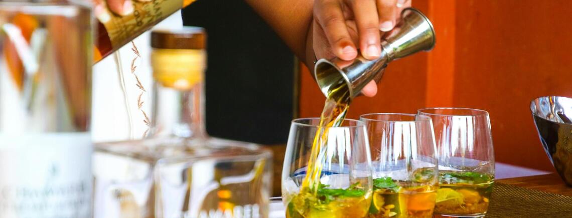 Эти напитки запрещены людям за 40: они 'убивают молодость'