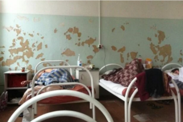 В ОРДЛО та на Росії дефіцит ліків: лікуються молитвами, цілющою водою, мощами святих