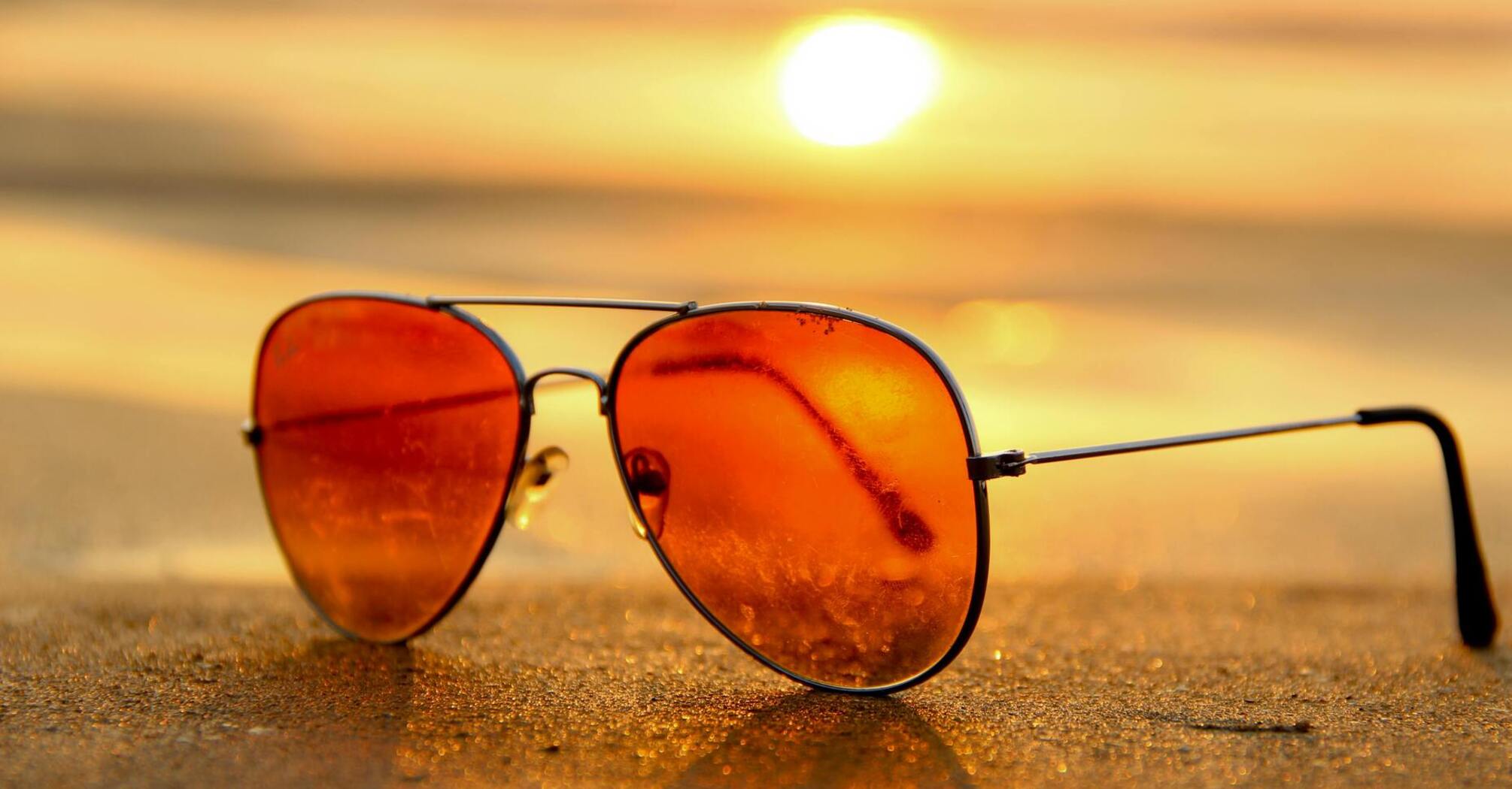 Правда про сонцезахисні окуляри: поради для захисту очей від ультрафіолету