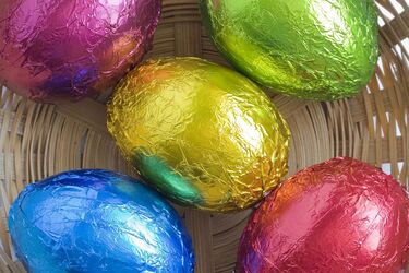 Eggs in foil: an original way to create bright Easter eggs for Easter