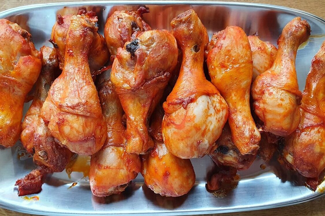 Беспроигрышный вариант ароматного ужина: приготовьте курицу в медово-соевом маринаде