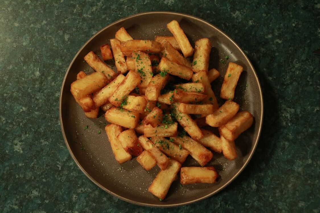 Секреты шеф-поваров: простой трюк, который поможет сделать незабываемую картофельную корочку
