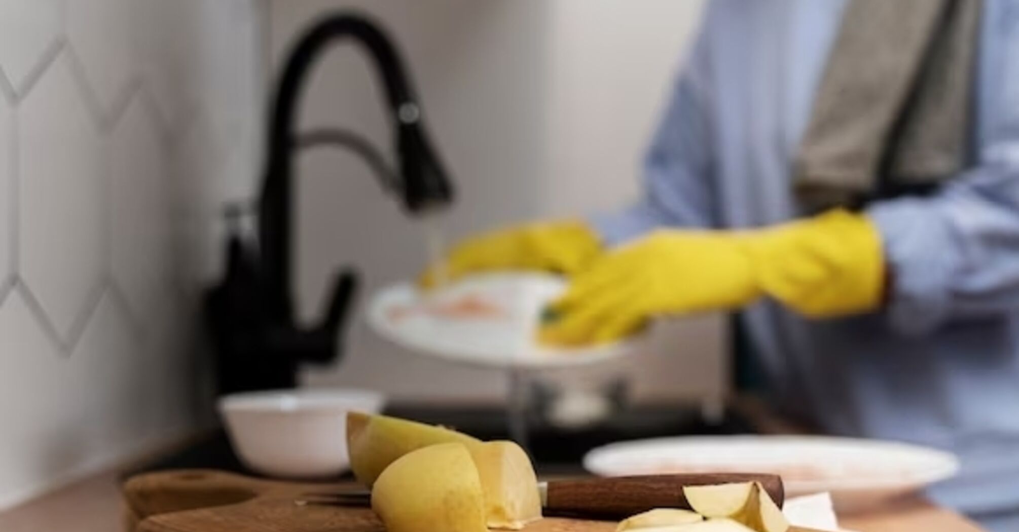 Як зменшити кількість прибирань на кухні: декілька корисних лайфхаків 