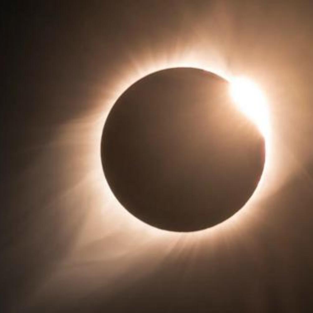 Вчені дослідили як сонячне затемнення впливає на психіку людей