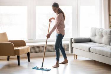 How to clean laminate flooring quickly and effectively: 3 effective life hacks