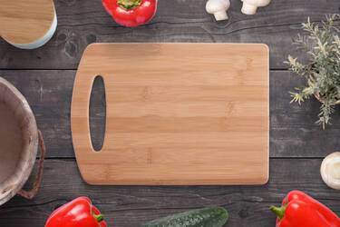 How to get rid of unpleasant odors from a cutting board: 5 interesting methods